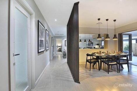 42 Hill End Ave, Hillcrest, QLD 4118