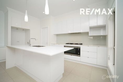 Property photo of 10 Devon Crescent Gobbagombalin NSW 2650