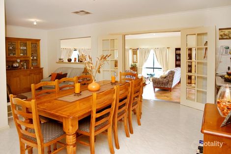 Property photo of 54 Carbon Crescent Mill Park VIC 3082