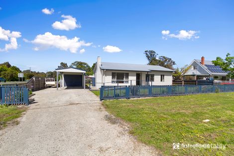 Property photo of 18 Stewart Street Toongabbie VIC 3856
