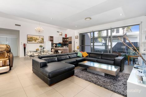 Property photo of 8 Osmium Lane Hope Island QLD 4212