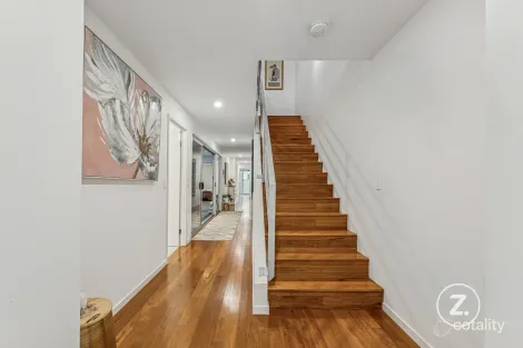 Property photo of 2/22 Eider Avenue Paradise Point QLD 4216