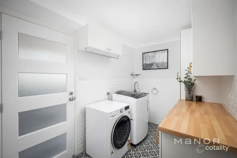 Property photo of 4 Starlight Place Beaumont Hills NSW 2155