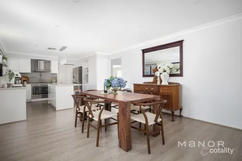 Property photo of 4 Starlight Place Beaumont Hills NSW 2155