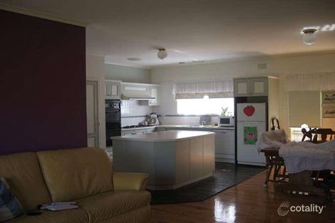 Property photo of 2 Helen Court Cheltenham VIC 3192