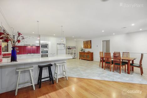 Property photo of 10 The Oaks Croydon VIC 3136