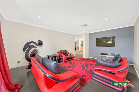 Property photo of 6 Carisbrook Circuit Truganina VIC 3029