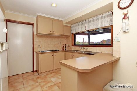Property photo of 51 Veronica Crescent Mill Park VIC 3082
