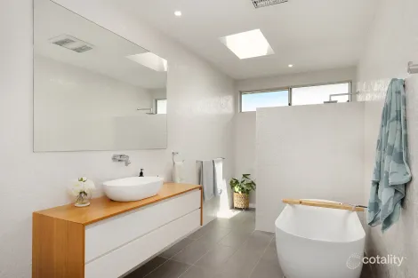 Property photo of 15 Sonny Crescent Terrigal NSW 2260