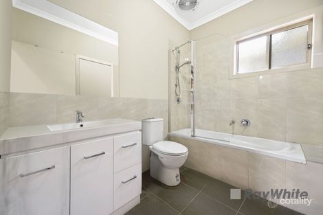 Property photo of 5 Anbar Mews Hallam VIC 3803