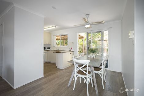 Property photo of 1/17 Thabeban Street Avenell Heights QLD 4670