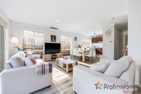 Property photo of 23 Tintern Loop Hillside VIC 3037