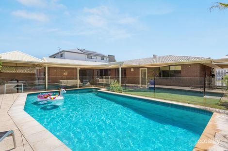 18 Hoylake Cres, West Lakes, SA 5021