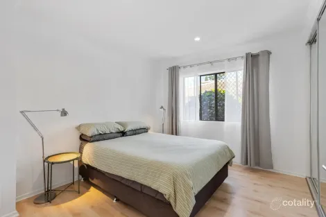 1/11 Adori St, Surfers Paradise, QLD 4217