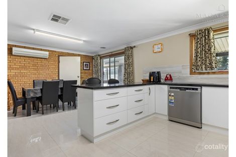 Property photo of 5 Undurra Drive Glenfield Park NSW 2650