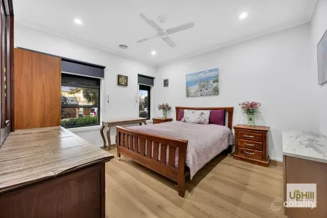 Property photo of 10 Gresall Street Clyde North VIC 3978