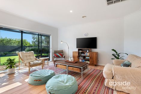 8 Bluebell Ct, Berwick, VIC 3806