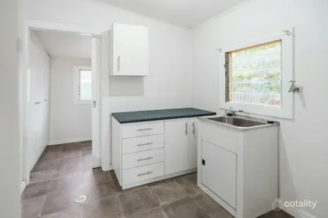 Property photo of 38 Bowditch Place Griffith NSW 2680