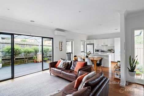 Property photo of 2/29 Hillside Road Rosanna VIC 3084