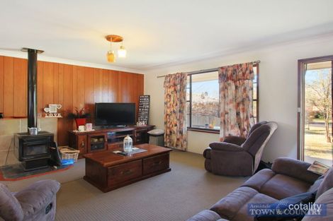 Property photo of 8 Hawthorne Close Armidale NSW 2350