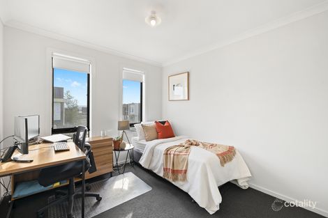 Property photo of 7 Mahara Walk Cranbourne West VIC 3977