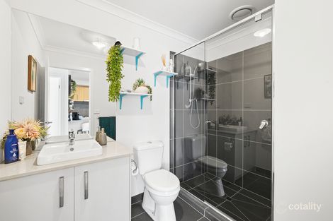 Property photo of 7 Mahara Walk Cranbourne West VIC 3977