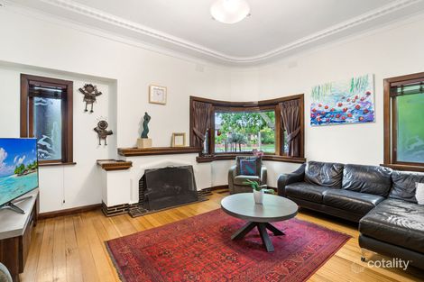 Property photo of 32 Bennett Parade Kew East VIC 3102