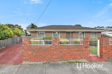 Property photo of 27 Strong Drive Hampton Park VIC 3976