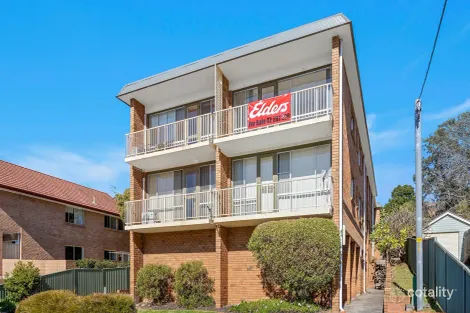 4/27 Heaslip St, Coniston, NSW 2500