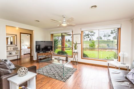 Property photo of 10 Matthews Street Sunshine VIC 3020