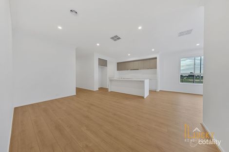 Property photo of 3 Bergamot Boulevard Mickleham VIC 3064