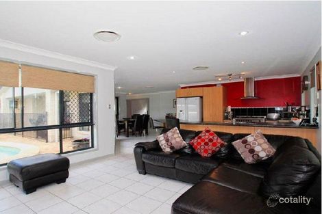 Property photo of 4 Lennox Lane Sandstone Point QLD 4511