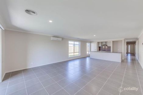 Property photo of 5 Straw Flower Circuit Greenvale VIC 3059