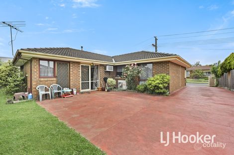 Property photo of 27 Strong Drive Hampton Park VIC 3976