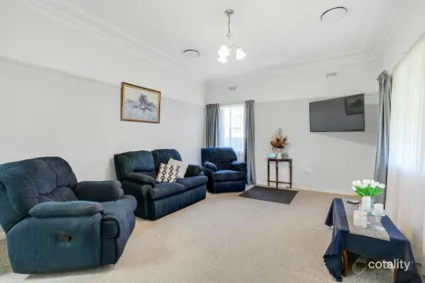 Property photo of 125 Third Avenue South Narromine NSW 2821
