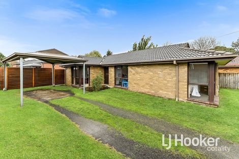 1 Circle Dr N, Cranbourne, VIC 3977