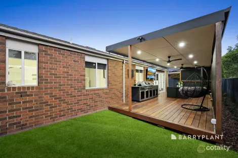 Property photo of 20 Orchard Valley Avenue Pakenham VIC 3810