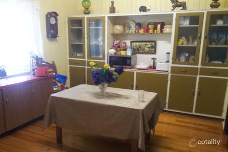 Property photo of 19 Brisbane Road Ebbw Vale QLD 4304