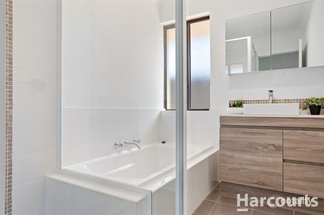 Property photo of 6 Aberdeen Close Halls Head WA 6210