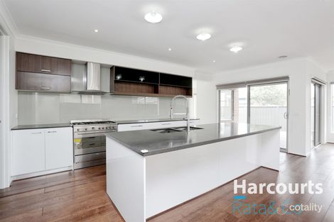 Property photo of 52 Blackcurrant Circuit Mernda VIC 3754