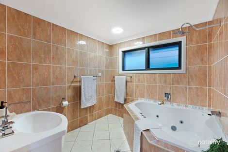 Property photo of 262 Avoca Drive Green Point NSW 2251