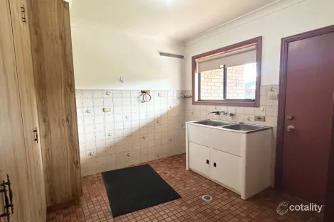 Property photo of 96 Blumer Avenue Griffith NSW 2680