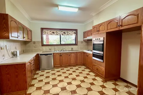 Property photo of 96 Blumer Avenue Griffith NSW 2680