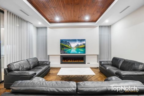 Property photo of 8 Pinnacle Chase Beveridge VIC 3753