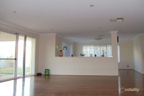 Property photo of 11 Normanby Bend Success WA 6164