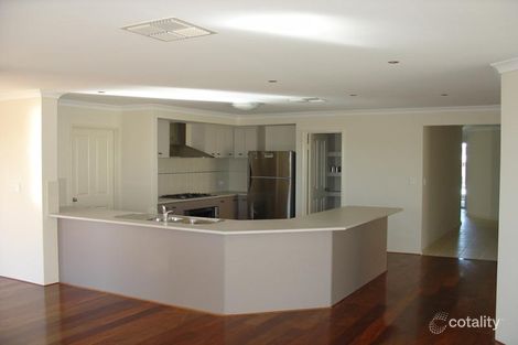 Property photo of 11 Normanby Bend Success WA 6164