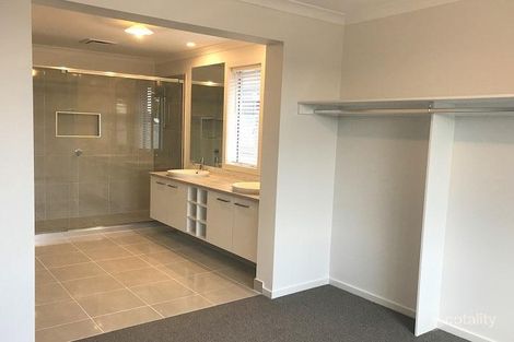 Property photo of 44 Edara Circuit Greenvale VIC 3059