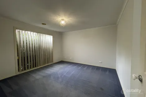 Property photo of 33 Ebony Street Cranbourne VIC 3977