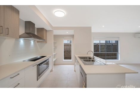 Property photo of 17 Hammersmith Crescent Doolandella QLD 4077