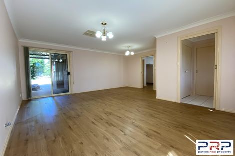 Property photo of 4 Cobden Place Parkes NSW 2870